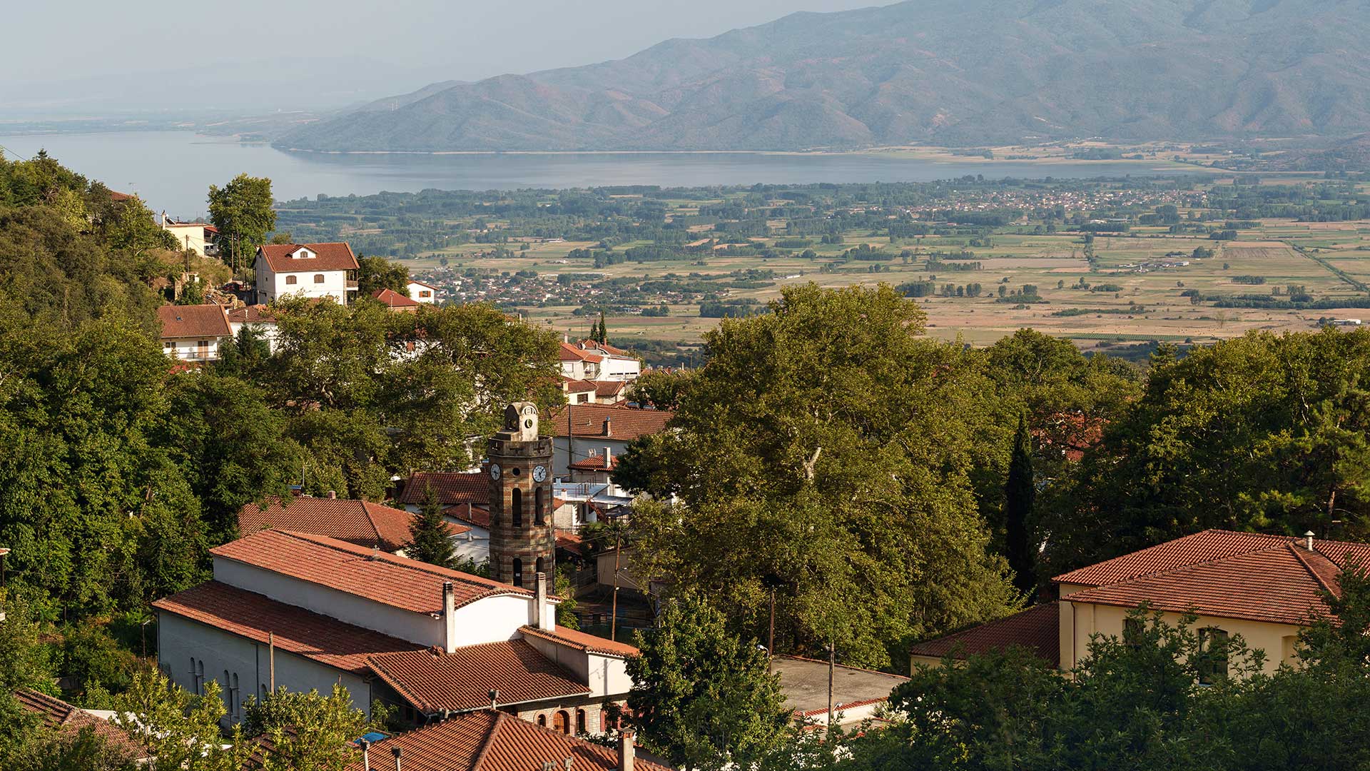 Ανω Πορόια: Το αμφιθεατρικό χωριό με θέα στη Λίμνη Κερκίνη-4