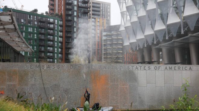 λονδίνο-φάρσα-ο-εκρηκτικός-μηχανισ-563335582