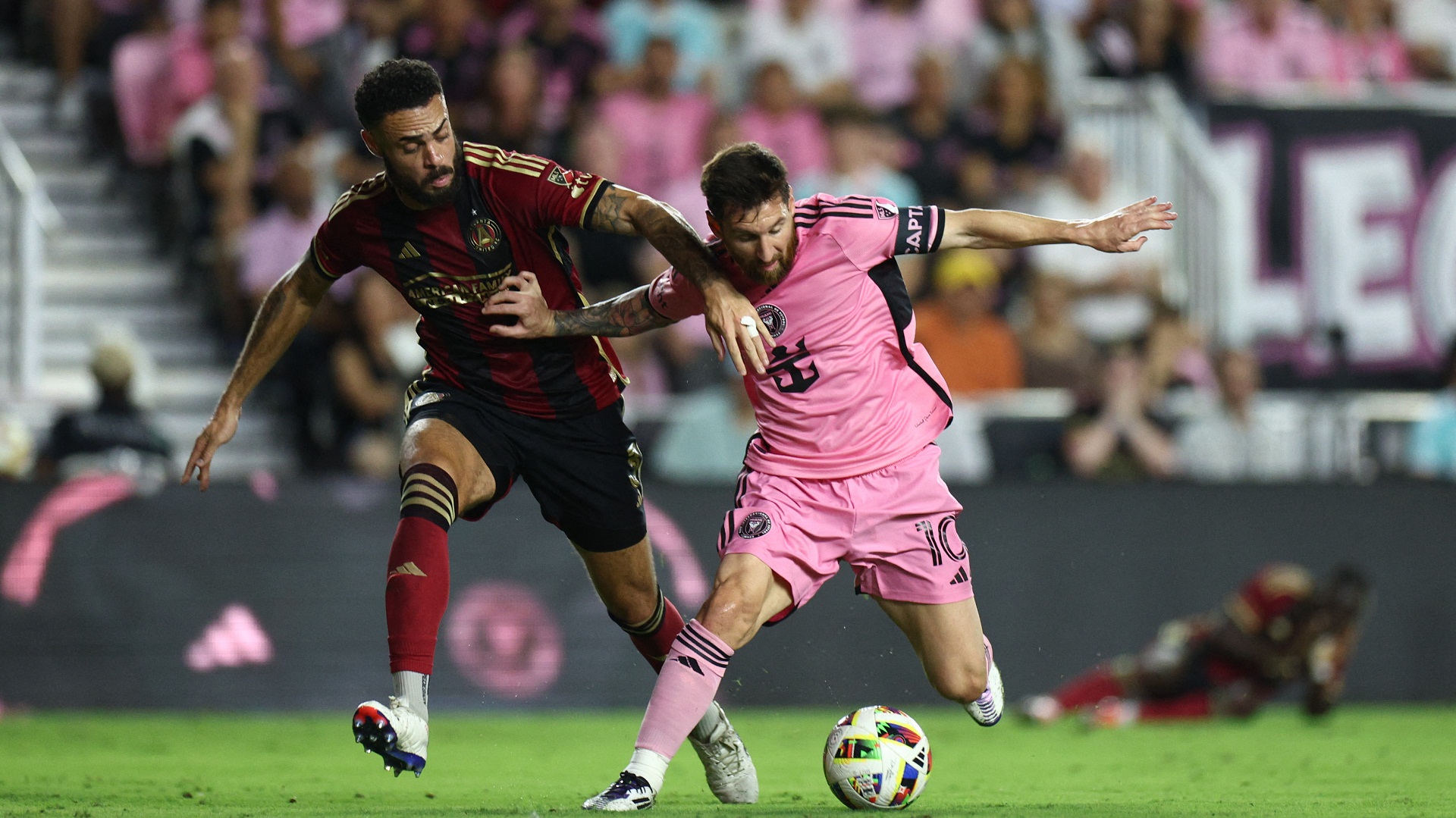 Το μετέωρο βήμα του Μέσι και του MLS-1