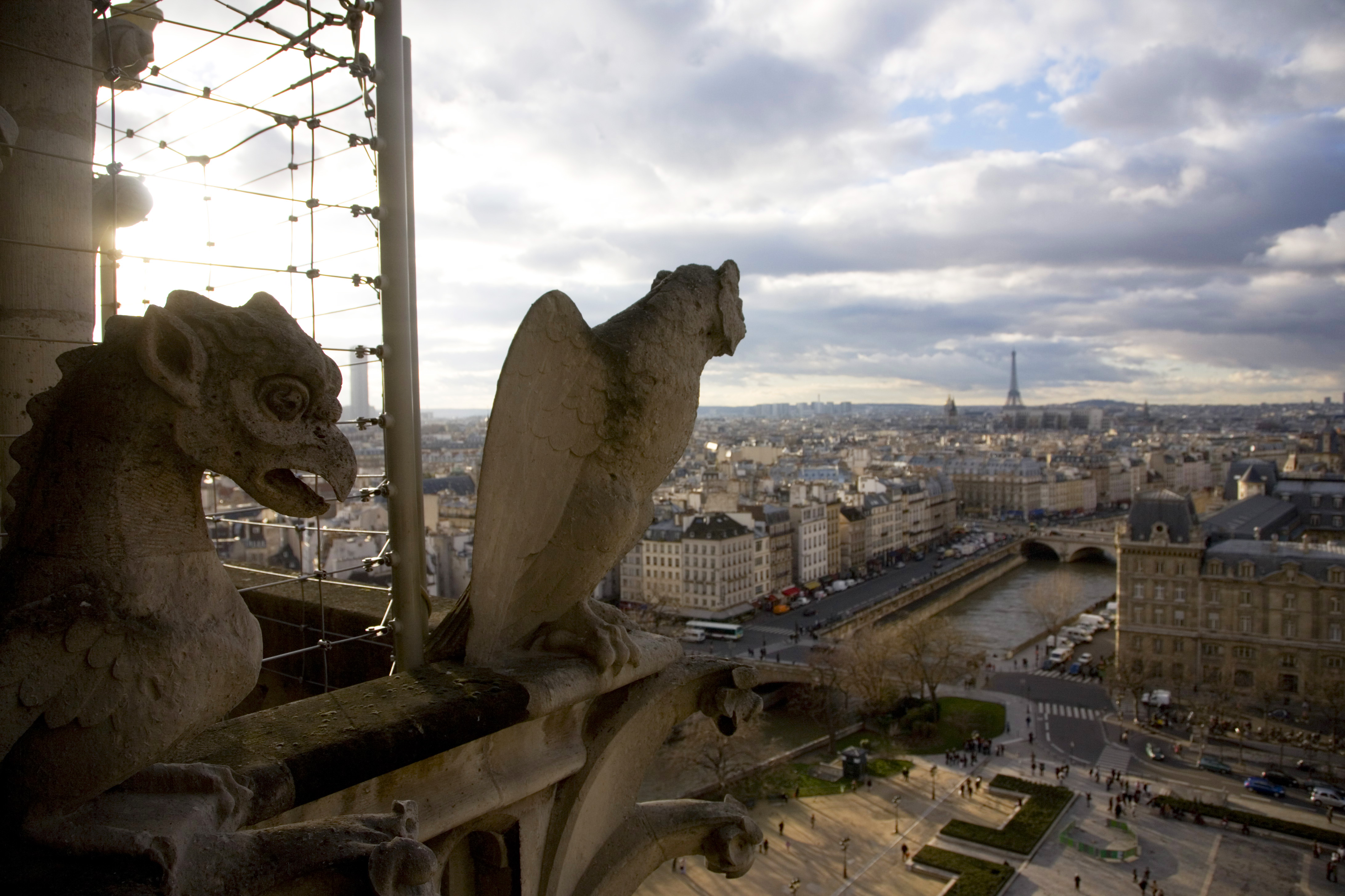 Ηχησαν οι καμπάνες της Νοτρ Νταμ-3