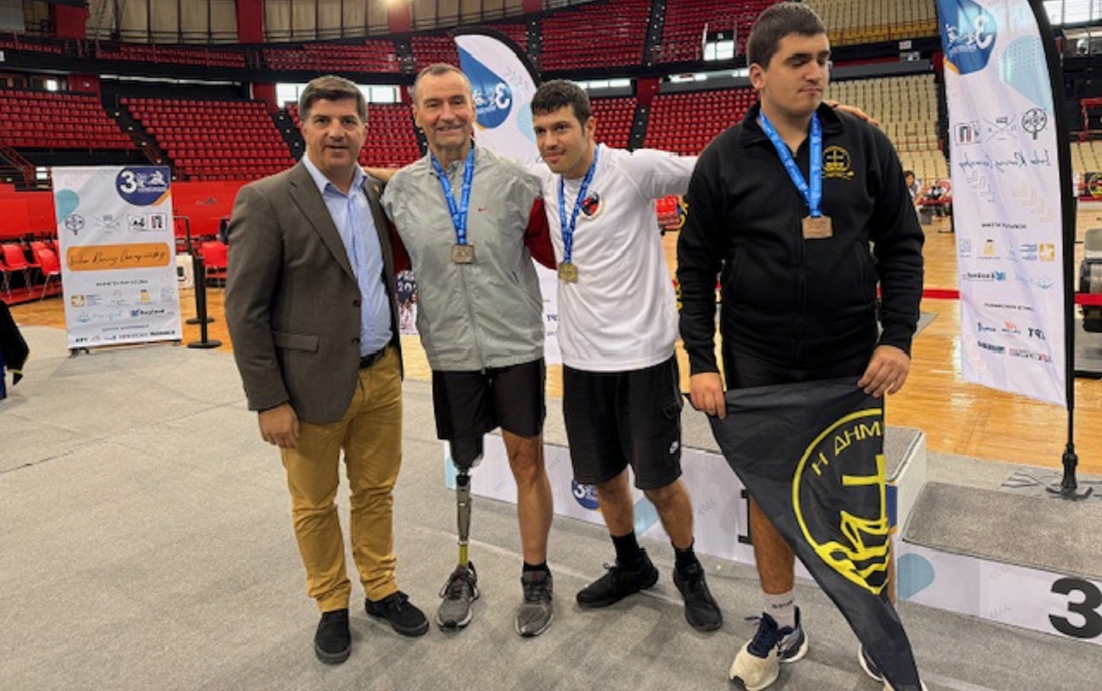 «Τράβηξαν» κουπί στο στάδιο «Ειρήνης και Φιλίας»-2