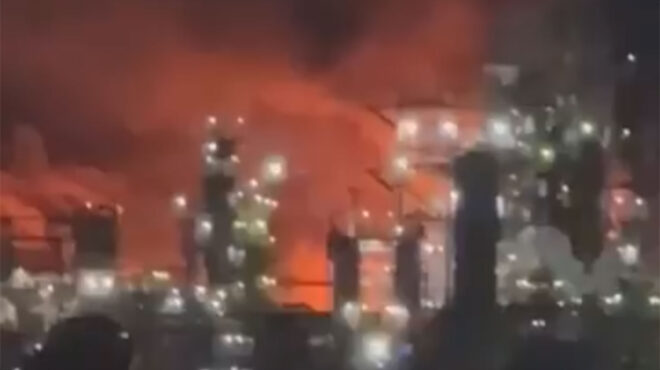 τουρκία-φωτιά-σε-διυλιστήριο-της-σμύρ-563339689