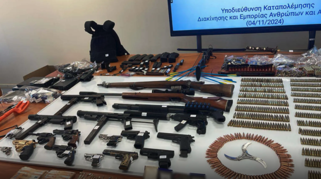 οπλοστάσιο-στη-δυτική-αττική-η-σχέση-τ-563307451