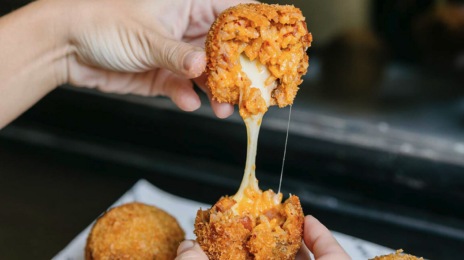 το-street-food-που-τρώει-τώρα-η-αθήνα-από-πιροσκί-563319256