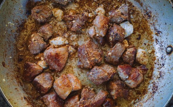 τηγανιά-χοιρινή-με-φέτα-563323129