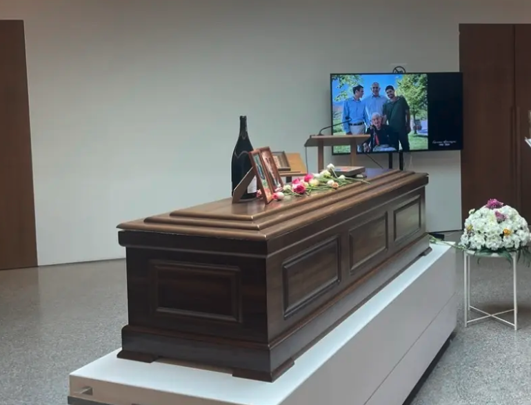 Γιάννης Μπουτάρης: Στο αποτεφρωτήριο Ριτσώνας το ύστατο χαίρε-2