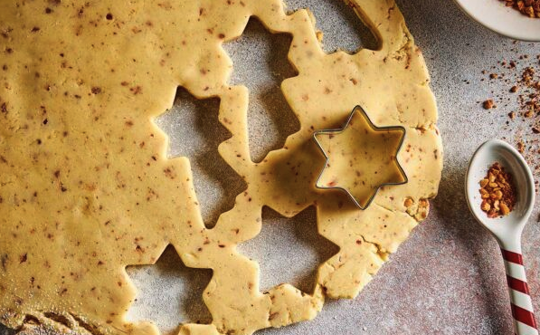 κουραμπιέδες-με-λάδι-και-ούζο-563335549