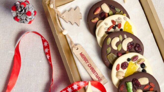 σοκολατάκια-με-ξηρούς-καρπούς-και-ξερ-563338393