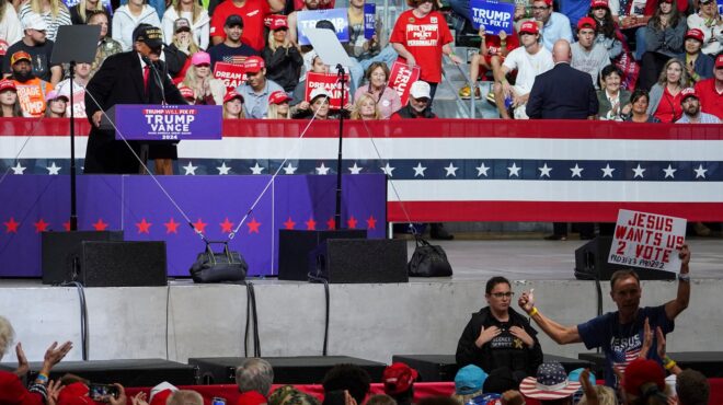 ντόναλντ-τραμπ-δεν-έπρεπε-να-είχα-φύγ-563304481