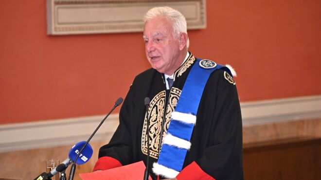 επίτιμος-διδάκτωρ-της-νομικής-σχολής-563310121