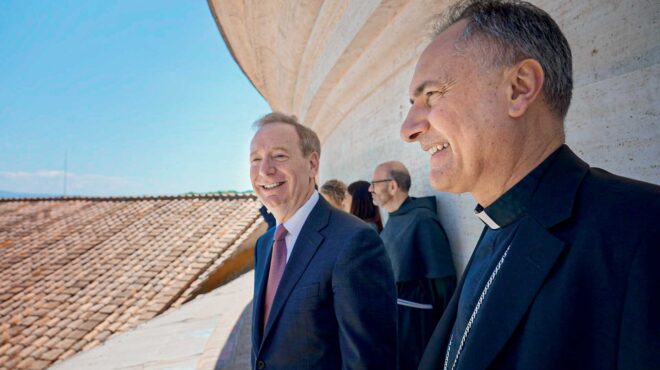 μιλώντας-με-τον-πρόεδρο-της-microsoft-μέσα-στη-563331517