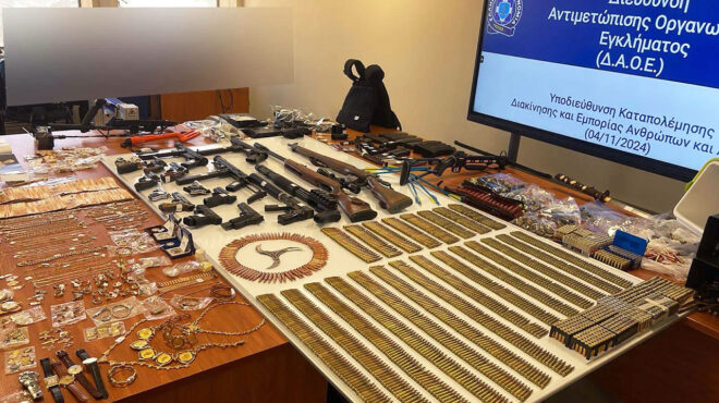 εξόπλιζαν-την-greek-mafia-563308765