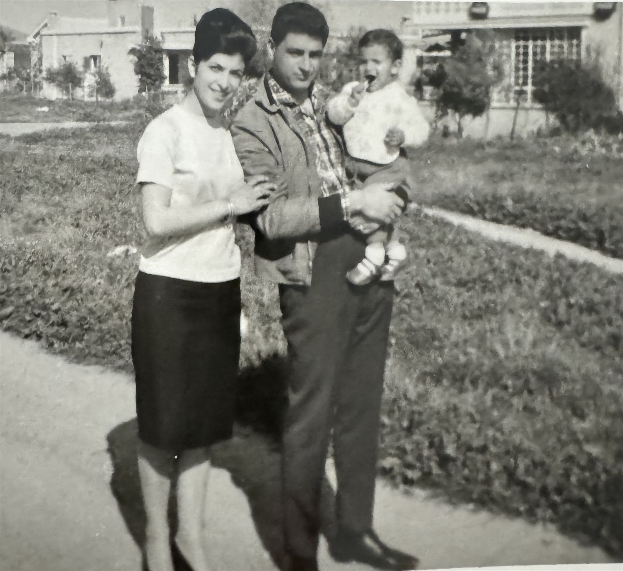 «Μεγαλώσαμε με μια φωτογραφία στο χέρι»-3