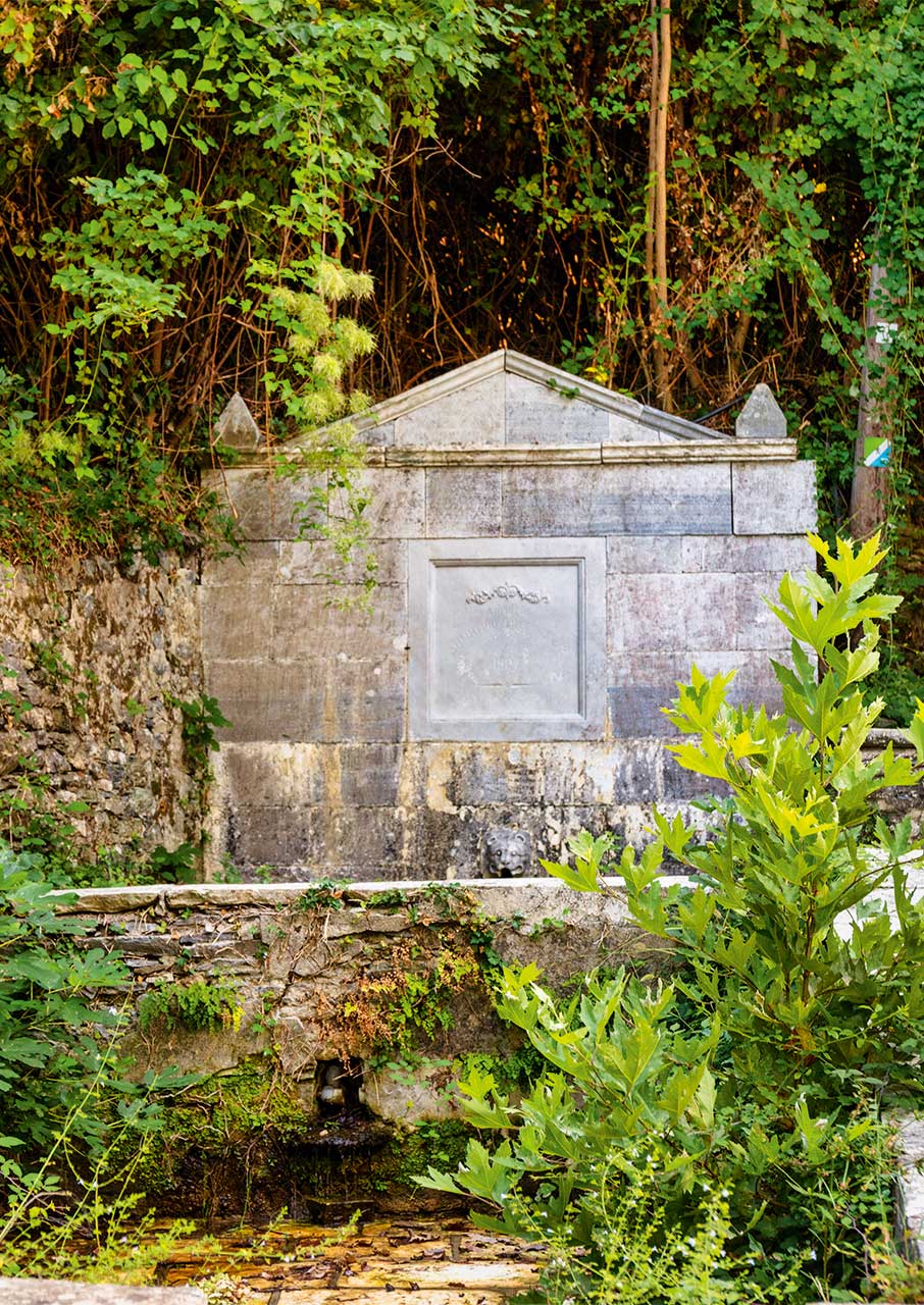 Τσαγκαράδα: Το χωριό των αιώνιων πλατάνων και των φθινοπωρινών χρωμάτων-4