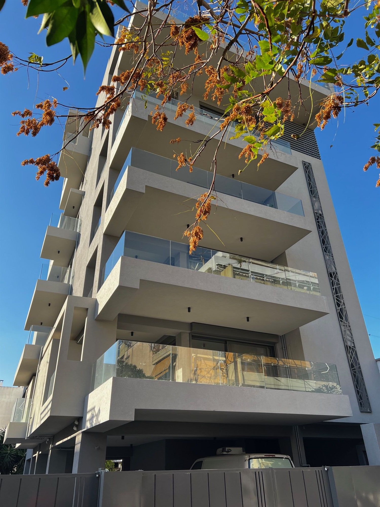 Η επιδημία της γκρίζας πολυκατοικίας στο Λεκανοπέδιο-7