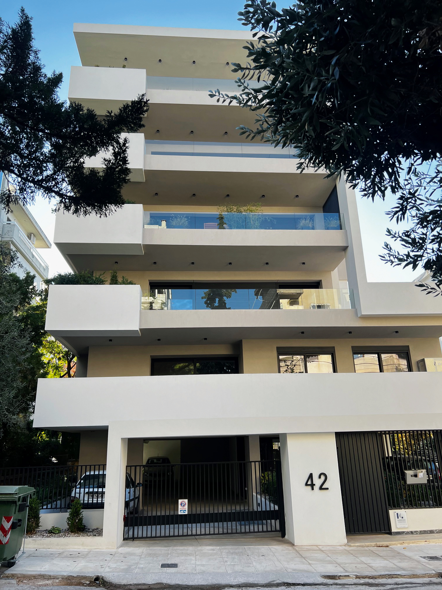 Η επιδημία της γκρίζας πολυκατοικίας στο Λεκανοπέδιο-8