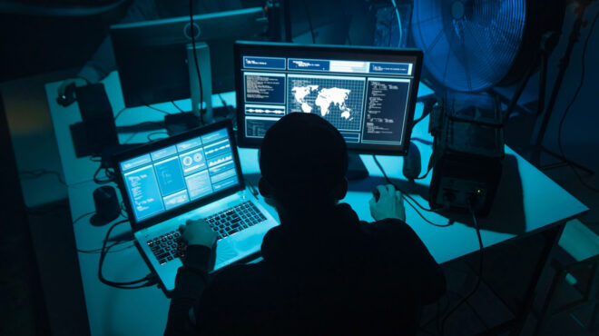 scam-alert-διαδικτυακές-επενδυτικές-απάτες-563350789