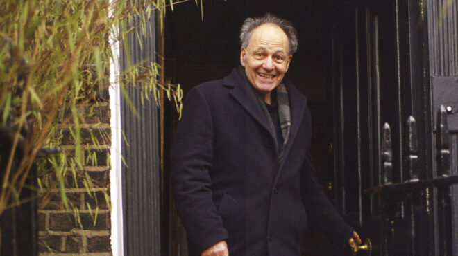 φρανκ-αουερμπαχ-ο-μοναχικός-γίγαντα-563337910