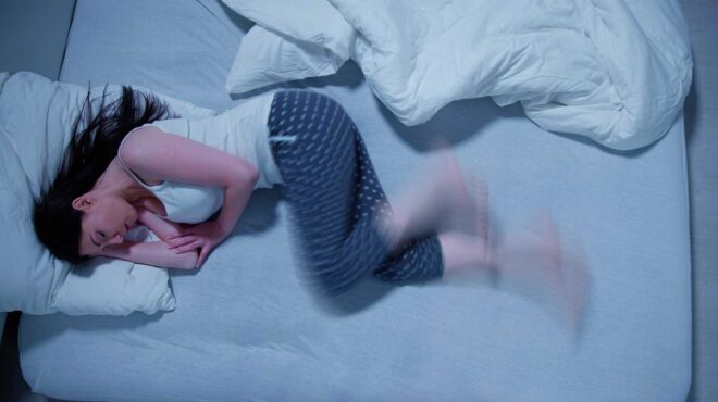 το-σύνδρομο-ανήσυχων-κάτω-άκρων-στο-μι-563319835