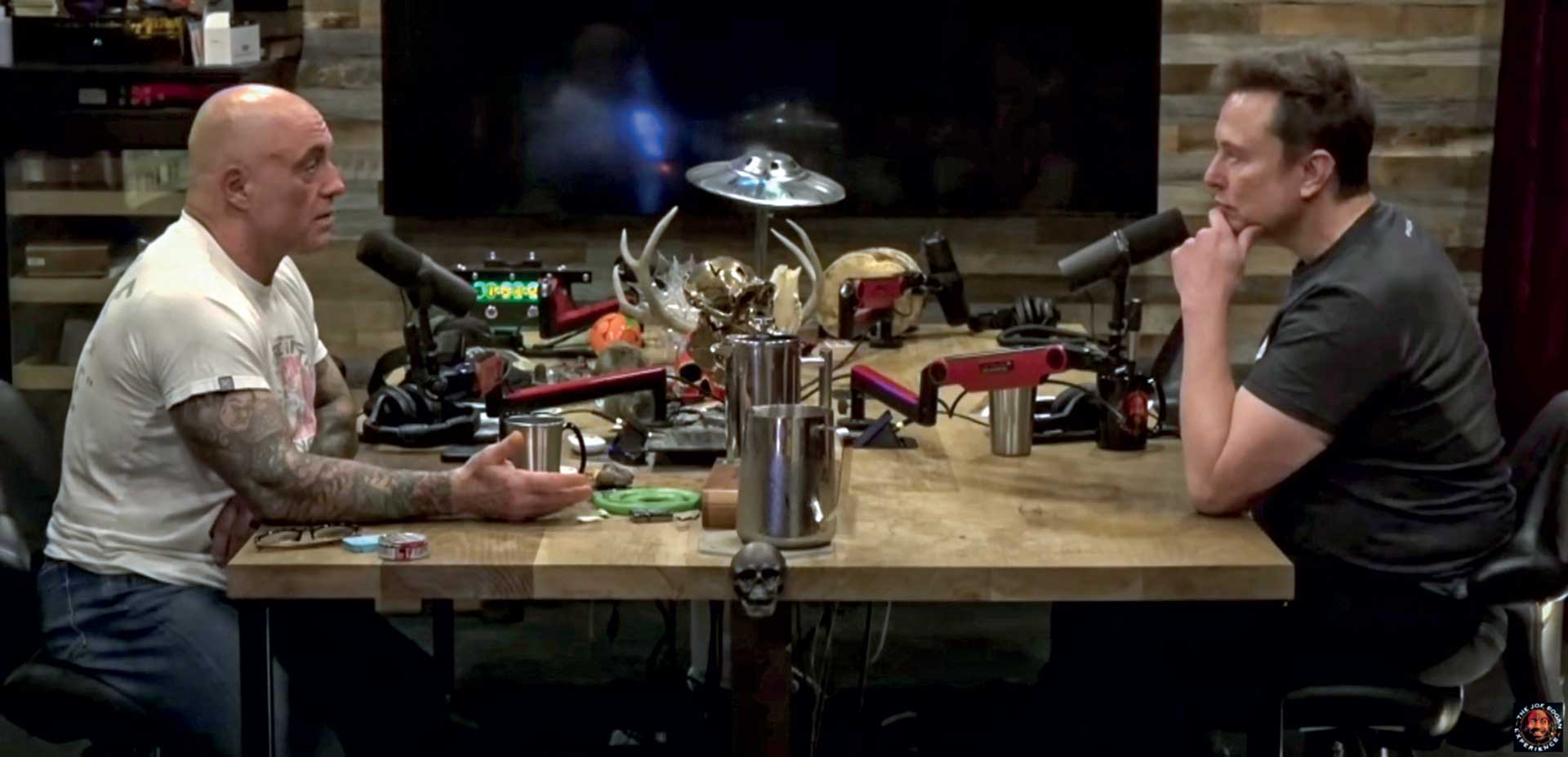 Τζο Ρόγκαν, η φωνή της «τραμπικής» Αμερικής-4