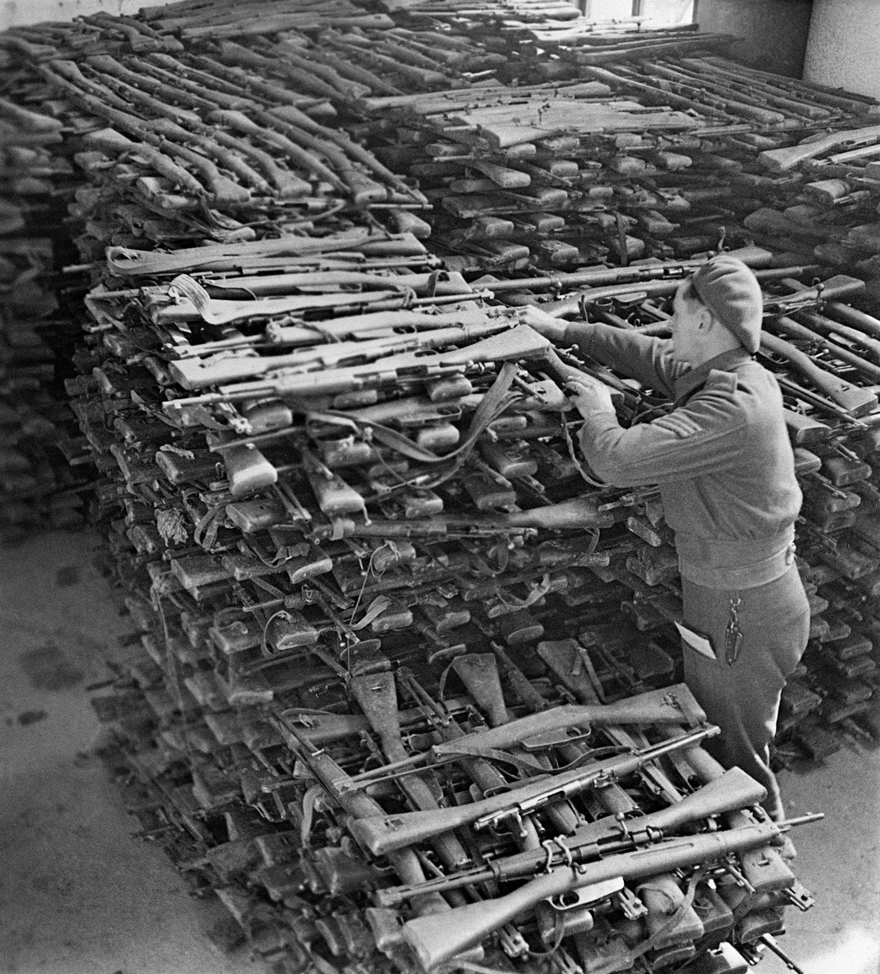 Οι αναίμακτοι «εμφύλιοι» μετά τον Εμφύλιο-1