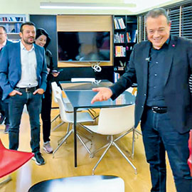 Η κόκκινη πολυθρόνα-1