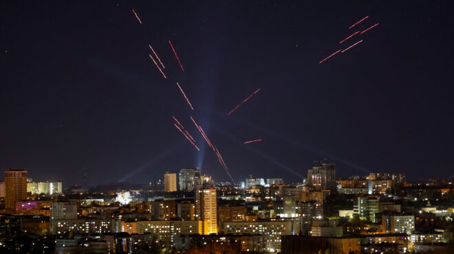 ζημιές-σε-κτίρια-και-γραμμές-ηλεκτροδ-563303977