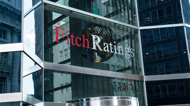 λεπτή-η-ισορροπία-αύξησης-των-τραπεζι-563322607