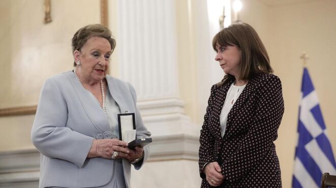 η-συλλογή-βικτωρία-γ-καρέλια-έκανε-τ-563332312