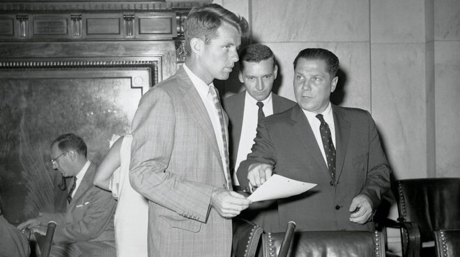 η-μέριλιν-οι-κένεντι-κι-οι-κοριοί-του-563348956