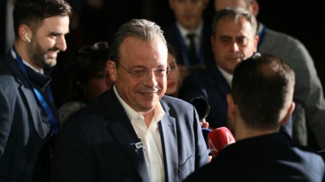 σ-φάμελλος-ο-συριζα-θα-είναι-η-σοβαρή-κ-563331985