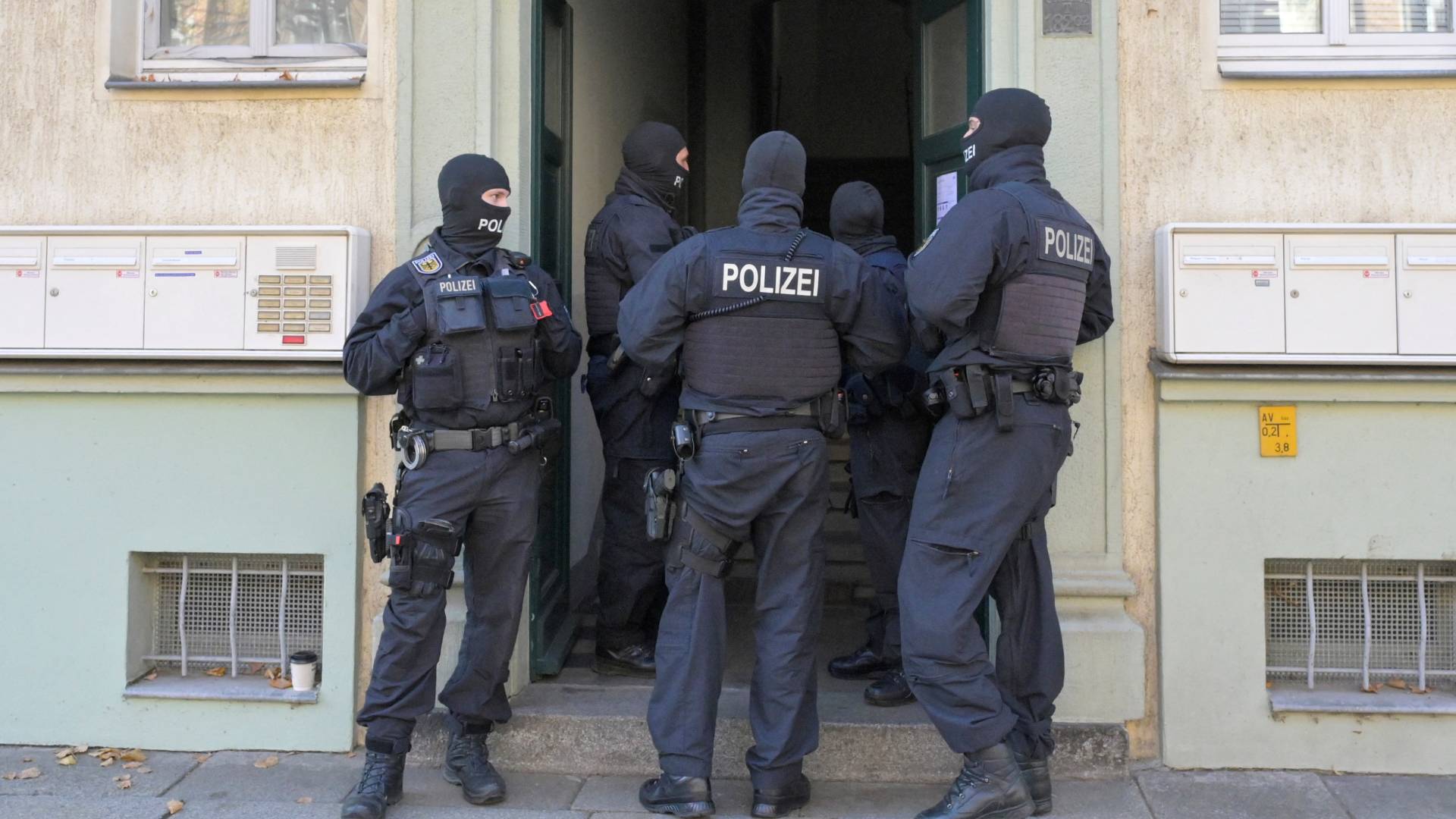 Γερμανία: Οκτώ συλλήψεις ακροδεξιών – Σχεδίαζαν να δημιουργήσουν καθεστώς εμπνευσμένο από τους ναζί-1