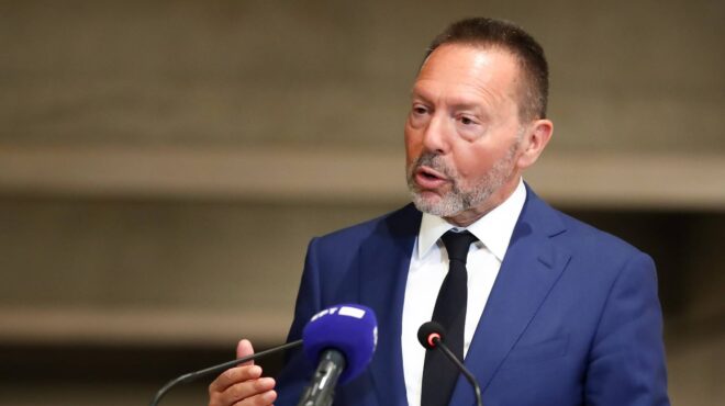 γ-στουρνάρας-δεν-αποκλείεται-μείωση-ε-563345989