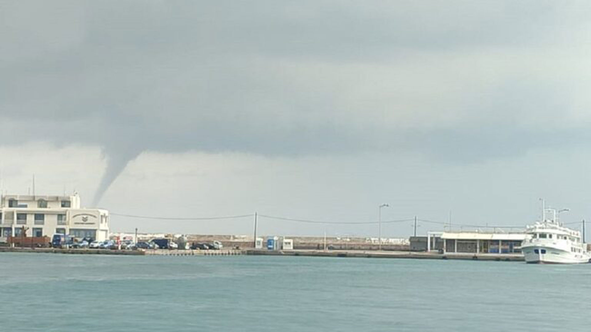 Υδροστρόβιλος ανοιχτά της Χίου-1