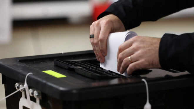 στις-κάλπες-οι-ιρλανδοί-563347198