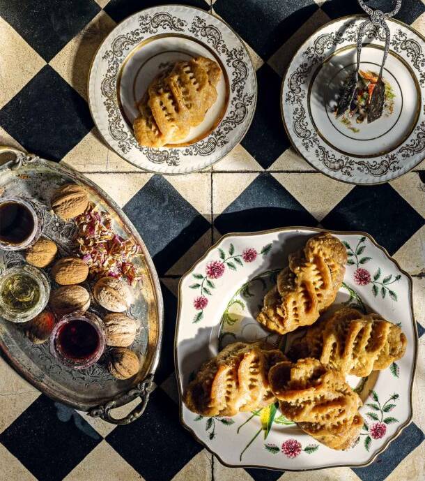 ιτσλί-ή-χανούμ-γκιρντάν-ένα-περίτεχνο-563346991