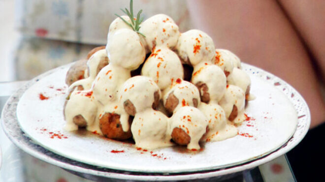 κεφτεδάκια-κοτόπουλου-με-παιδική-σ-563328658