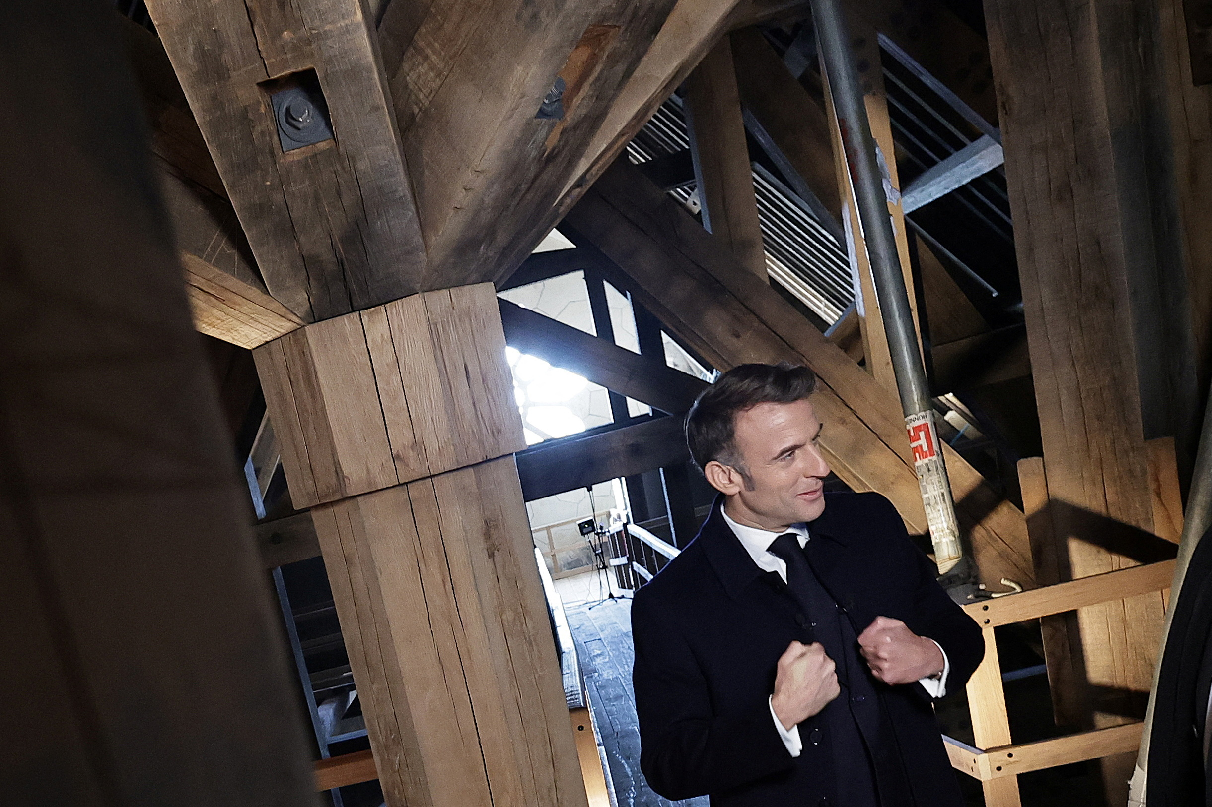 Αποκαλυπτήρια της Παναγίας των Παρισίων από τον Μακρόν-9