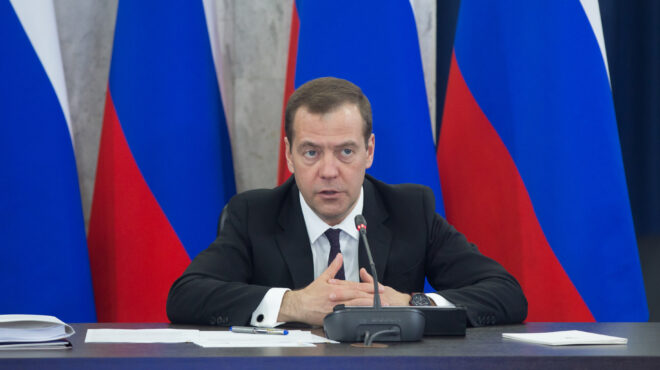 μεντβέντεφ-η-ευρώπη-να-τιμωρηθεί-με-όλ-563340682