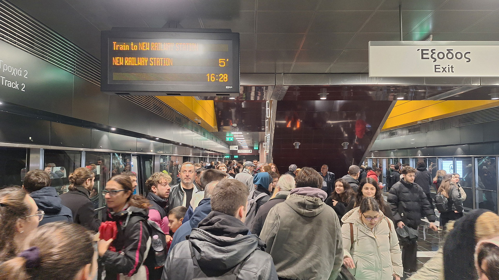 Μετρό Θεσσαλονίκης: Εικόνες, στιγμές και οι πρώτες εντυπώσεις-1