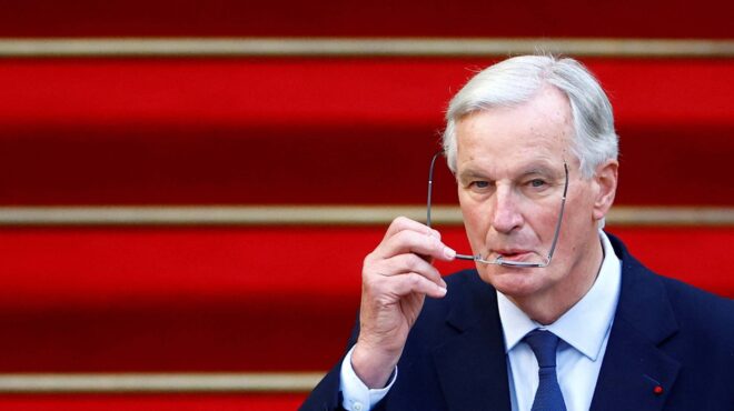 μπαρνιέ-η-γαλλία-δανείζεται-πιο-ακρι-563347801