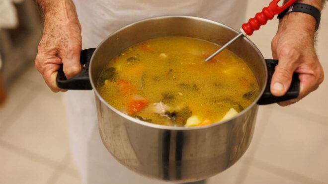 μοσχάρι-βραστό-με-τη-σούπα-του-563330713