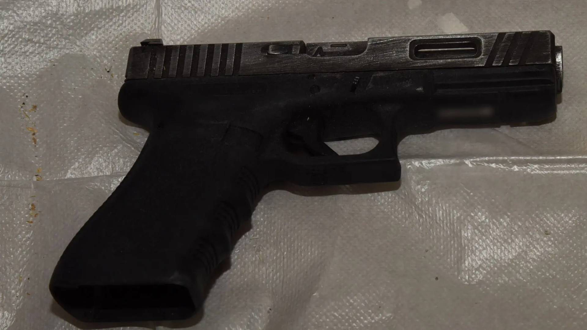 Αμπελόκηποι: Μάσκες, σχεδιαγράμματα και όπλα – Τα ευρήματα της Αντιτρομοκρατικής-3