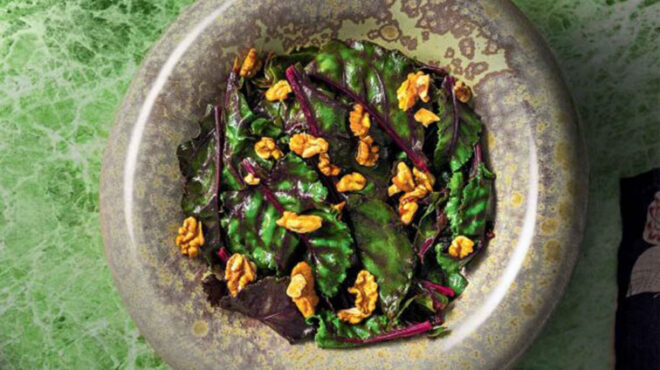 παντζαρόφυλλα-με-καρυδάτη-σάλτσα-563306704