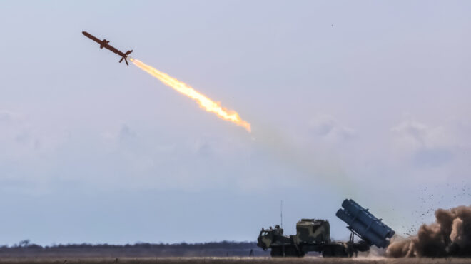 πύραυλοι-τύπου-cruise-και-για-τον-στρατό-ξη-563343349