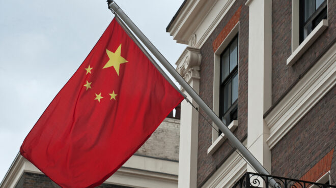 η-λιθουανία-απελαύνει-τρεις-υπαλλήλο-563348008