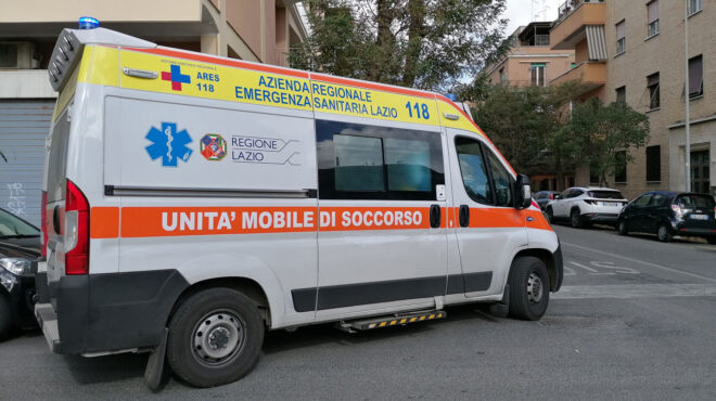 ρώμη-εργαζόμενος-σε-κέντρο-πυρηνικής-563348929