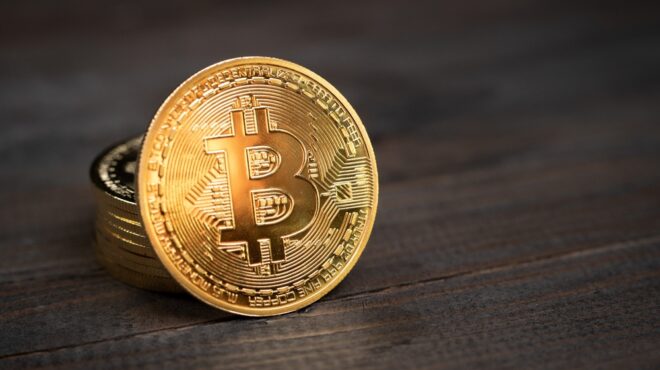 bitcoin-σπάει-κάθε-ρεκόρ-με-το-βλέμμα-στραμμ-563333392