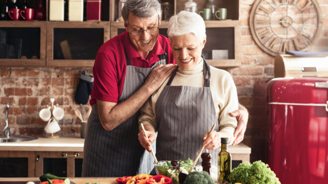 μαγειρική-στο-σπίτι-με-έλαια-που-είναι-563347354