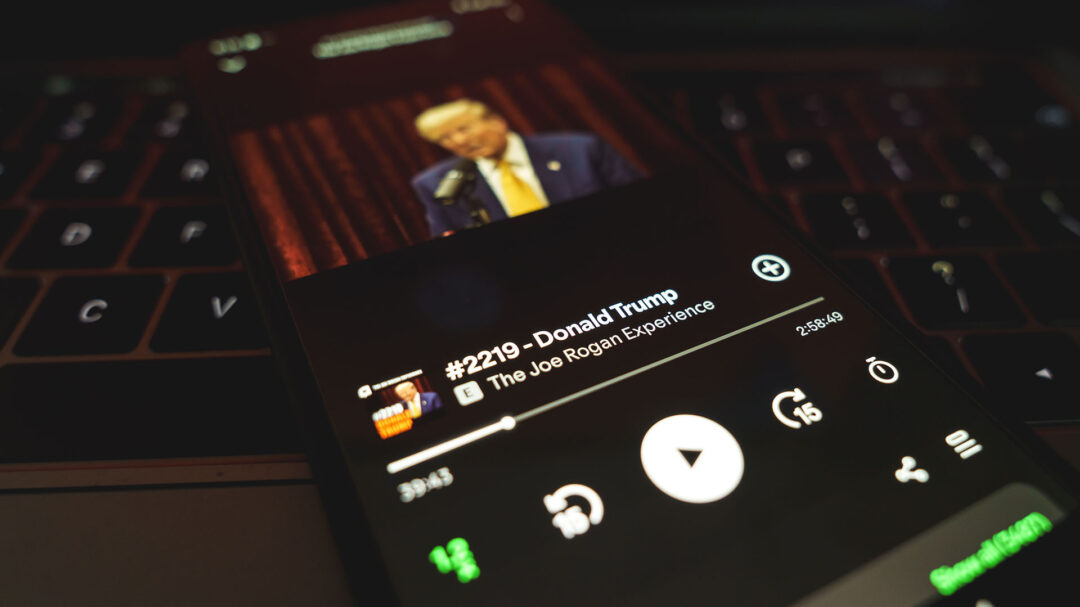 explainer-πώς-τα-podcasts-έγειραν-την-πλάστιγγα-στις-α-563323834